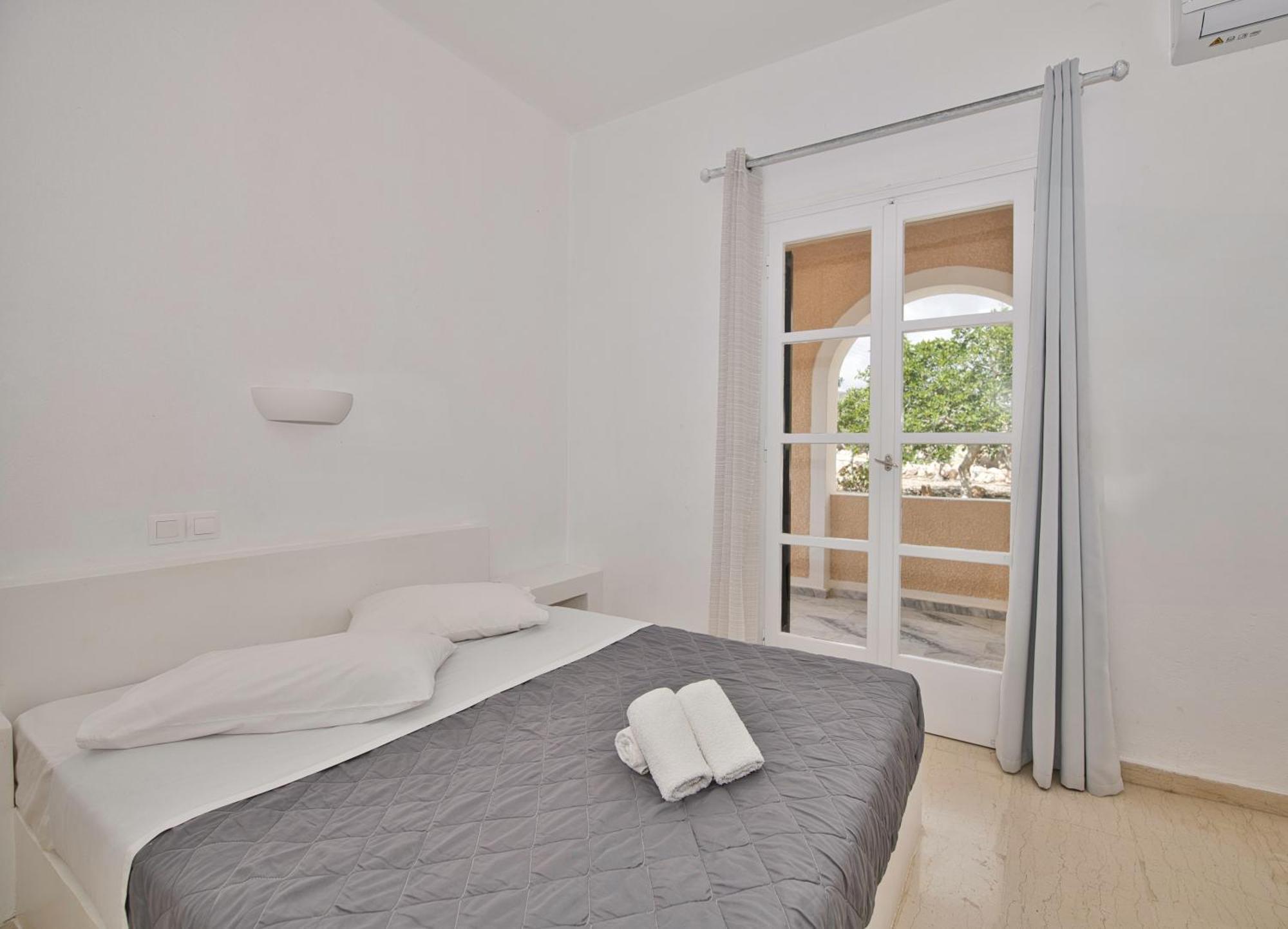 Ira Apartments Kamári Dış mekan fotoğraf