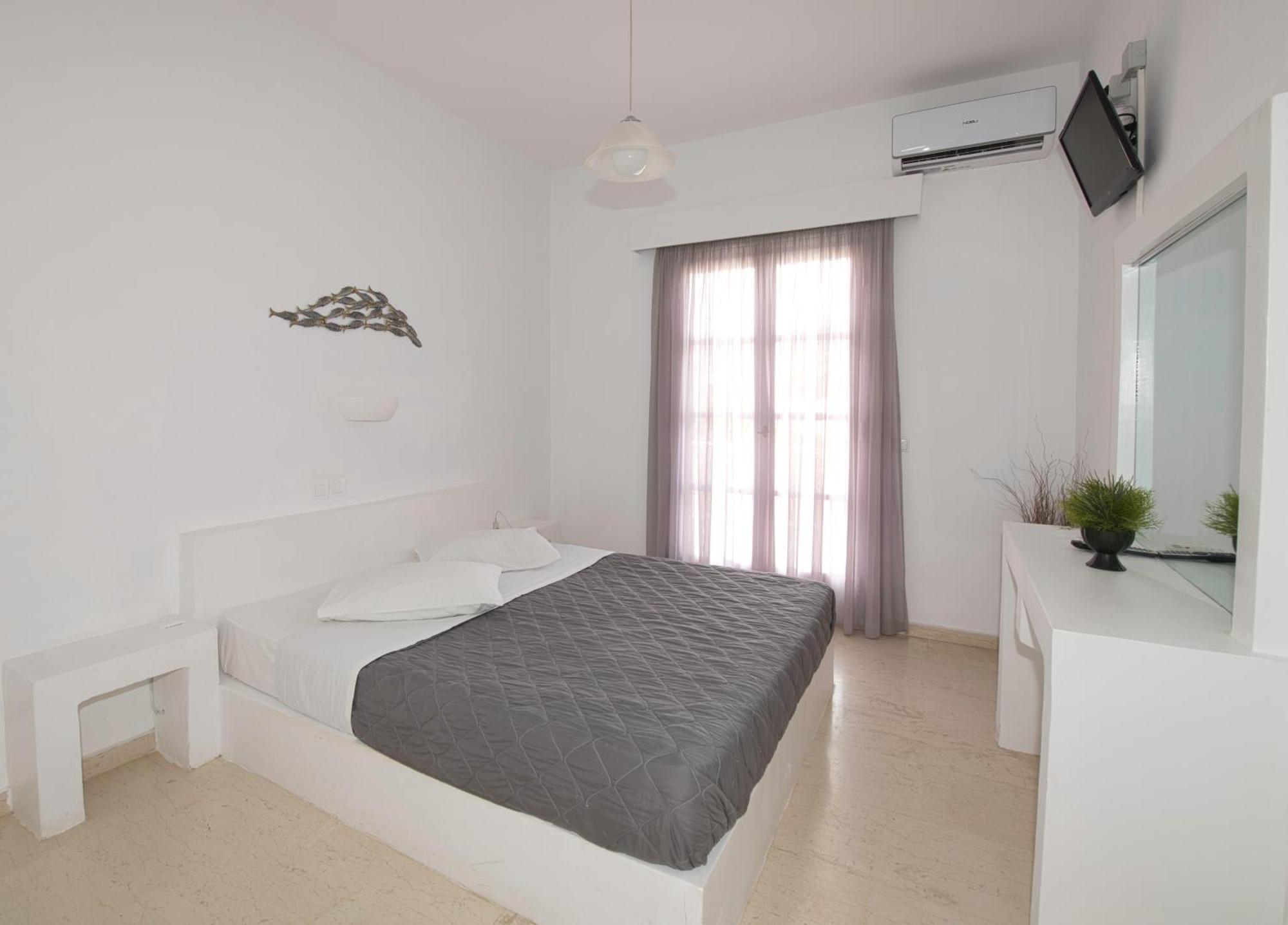 Ira Apartments Kamári Dış mekan fotoğraf