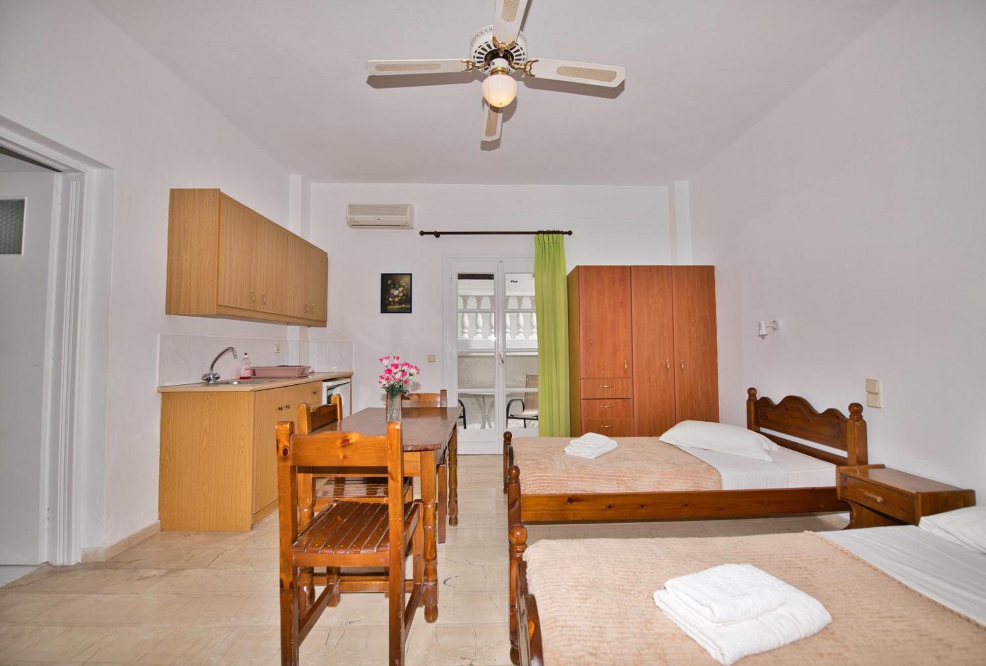 Ira Apartments Kamári Dış mekan fotoğraf