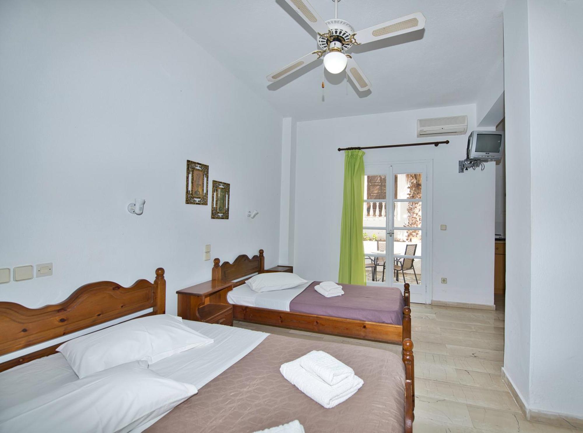 Ira Apartments Kamári Dış mekan fotoğraf